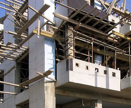 Ανέγερση πολυκατοικιών 